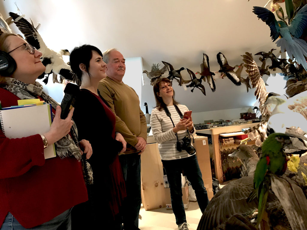From left to right: Millie Rahn, Nicole Baldelli, Victor Cole, and Maggie Holtzberg admiring Victor Cole’s bird taxidermy.