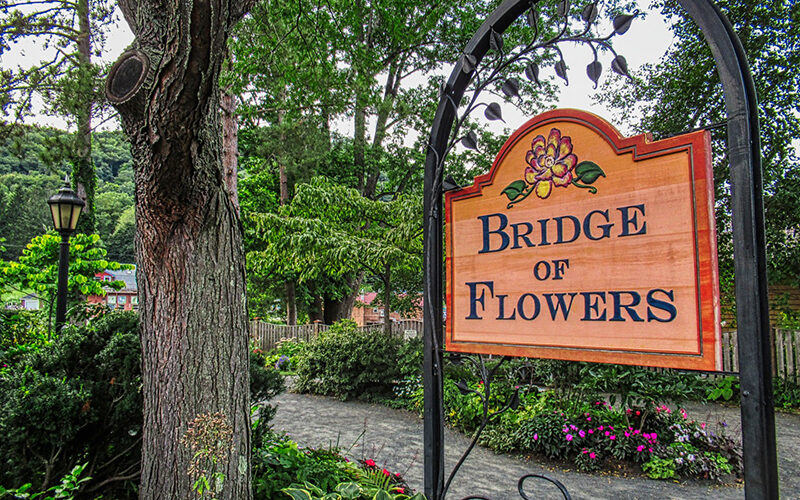 Bridge of Flowers sign